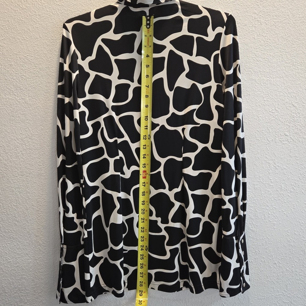 Newport News Giraffe Print Blouse Women's Small Black White Button Front Shirt - Picture 6 of 16